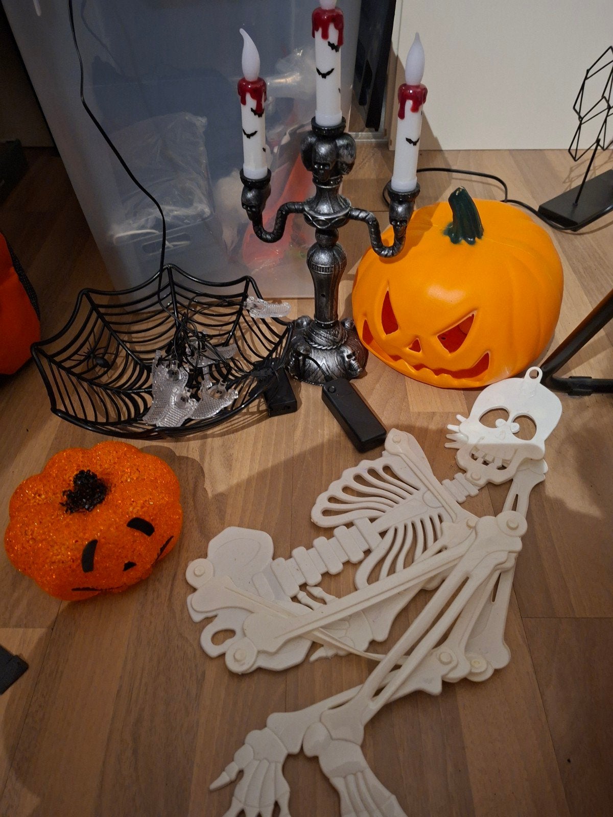 Halloween decoratie, Ophalen