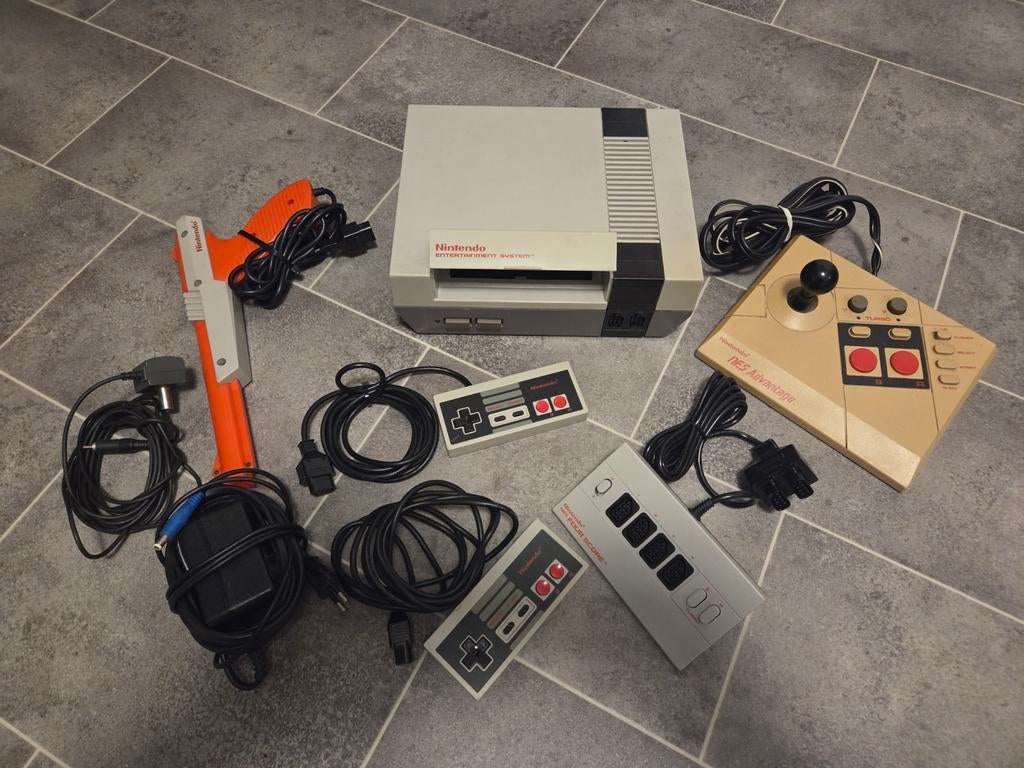 Nintendo nes, Spelcomputers en Games, Spelcomputers | Nintendo NES, Ophalen, Met 2 controllers