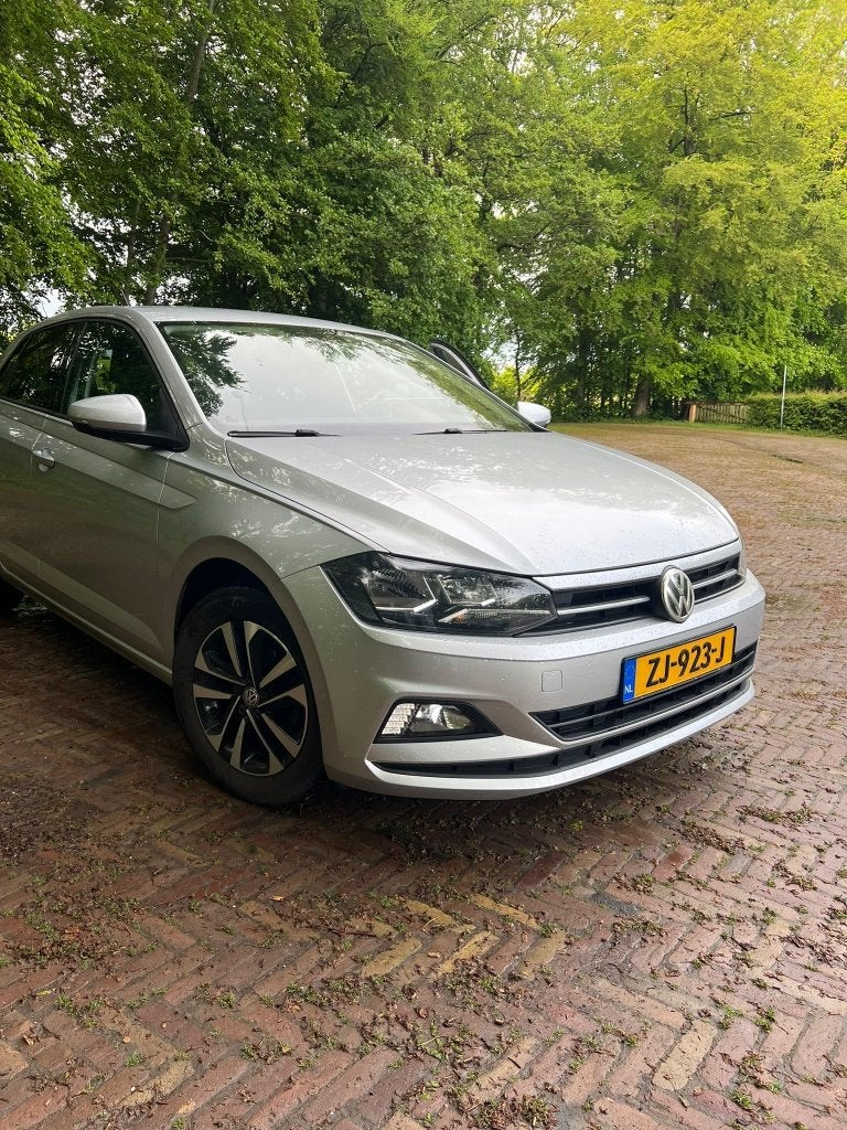 Volkswagen Polo 1.0 TSI 95pk 2018 Grijs, Auto's, Voorwielaandrijving, Start-stop-systeem, Stof, 40 €/maand