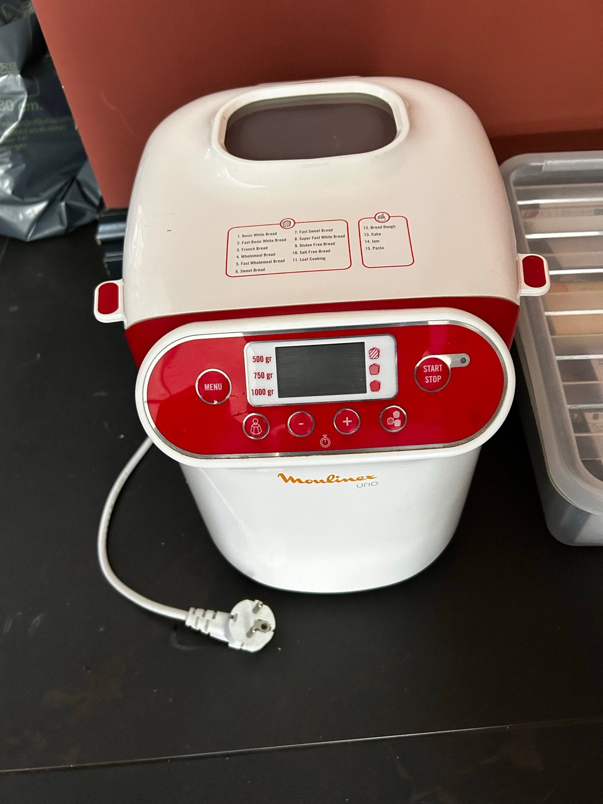 Moulinex Uno Broodbakmachine - Wit/Rood, Witgoed en Apparatuur, Broodbakmachines, Gebruikt, 800 tot 1200 gram deeg, Kijkvenster