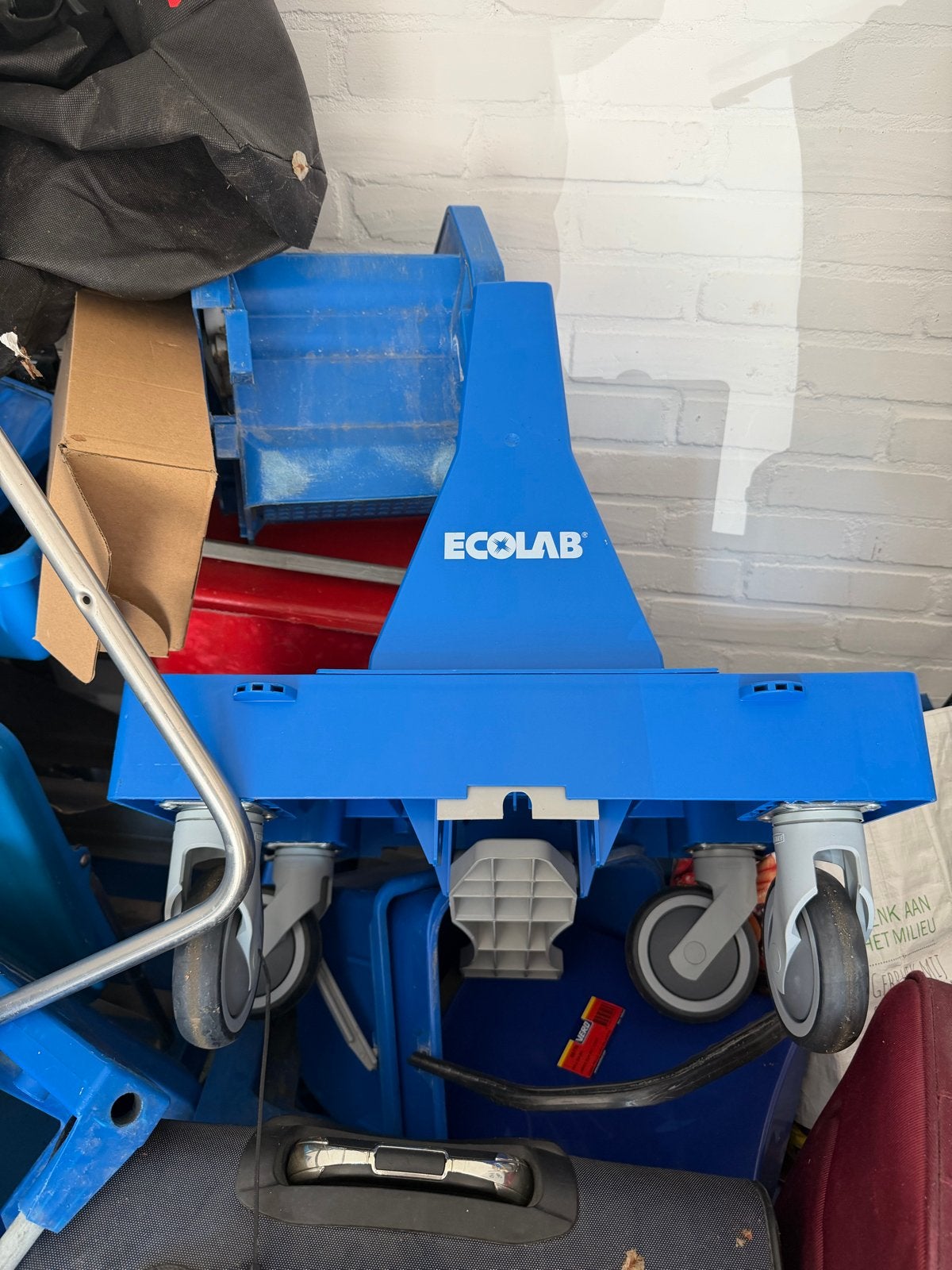 Ecolab Schoonmaakkarren en toebehoren - Partij, Ophalen
