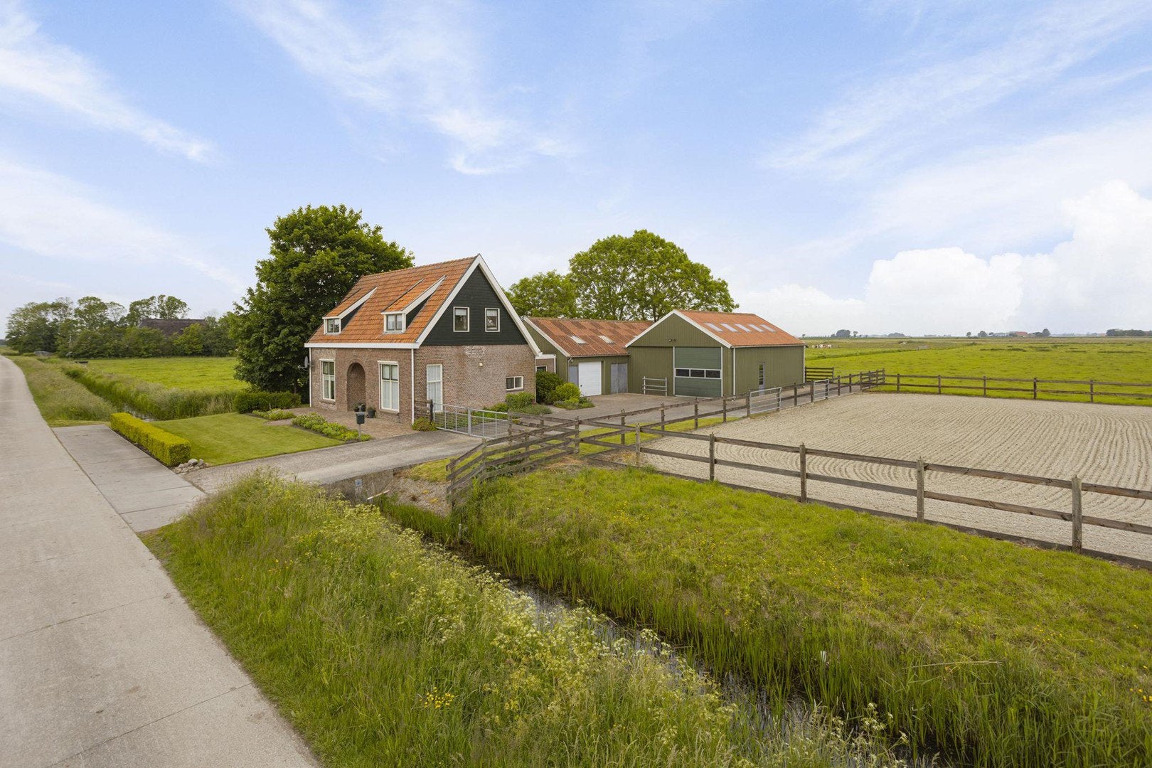 Huis gezocht met paarden faciliteiten, Weidegang