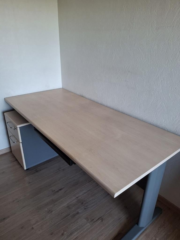 Mooi bureau met ladeblok, Huis en Inrichting, Bureaus, Ophalen, Zo goed als nieuw