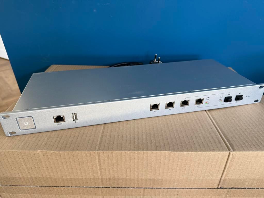 Unifi Security Gateway Pro 4, Ophalen of Verzenden, Gebruikt, Router