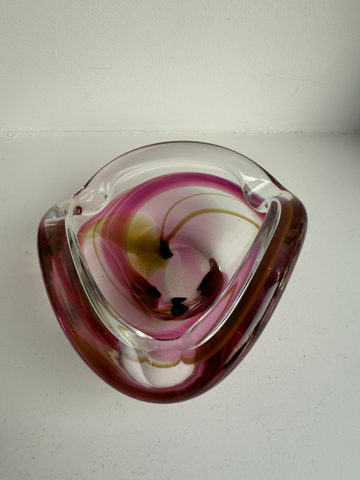 Max Verboeket asbak glas swirl roze paars, Ophalen of Verzenden