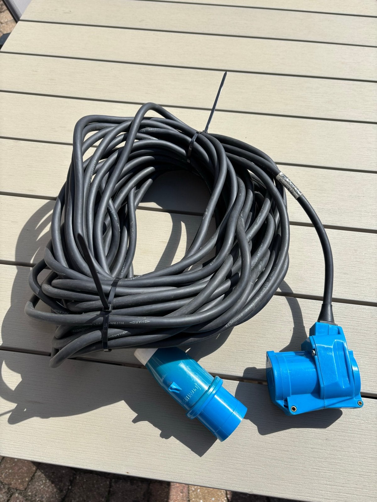 Verlengkabel 25 meter met CEE stekker en adapter, Caravans en Kamperen, Caravan accessoires, Ophalen, Gebruikt