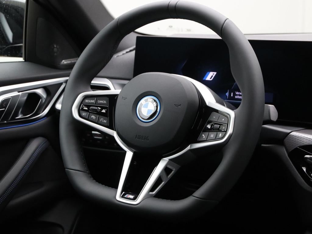 BMW i4 eDrive35 M Sport Edition 70 kWh (bj 2025, automaat), Auto's, BMW, Achterwielaandrijving, Zwart, Met garantie (alle), 435 min