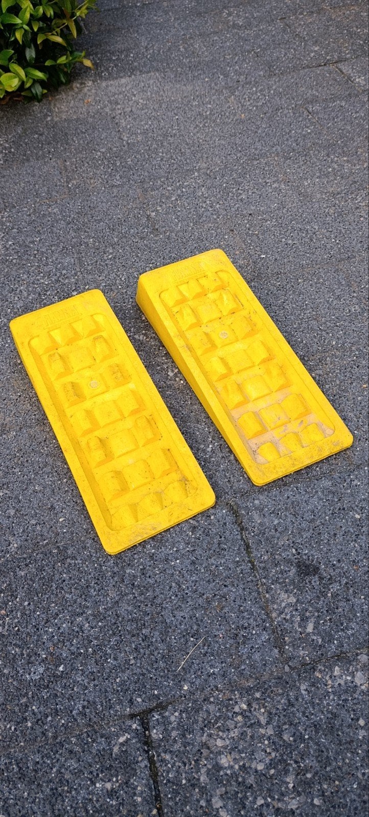 Fiama oprijblokken voor caravan of camper (2 stuks), Ophalen, Gebruikt