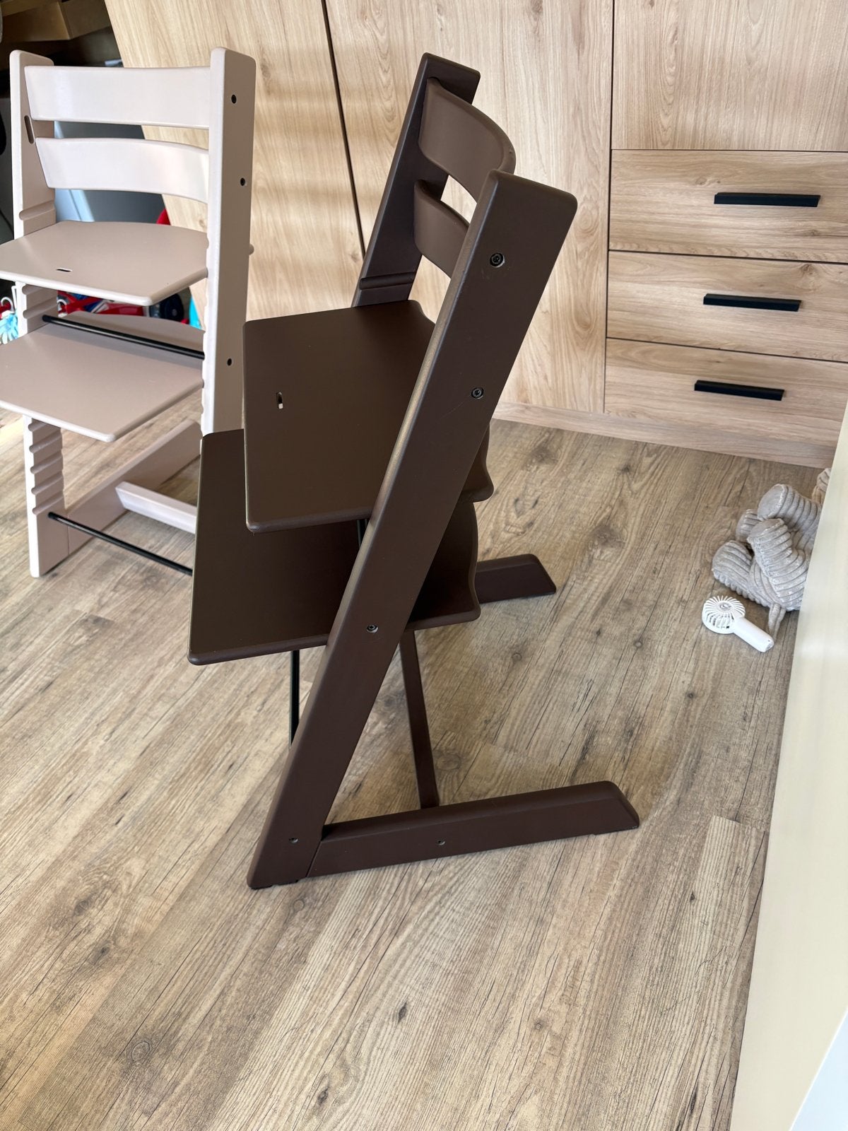 Stokke Tripp Trapp - Opgeknapt in donkerbruin, Ophalen, Gebruikt, Meegroeistoel, Aanschuifbaar