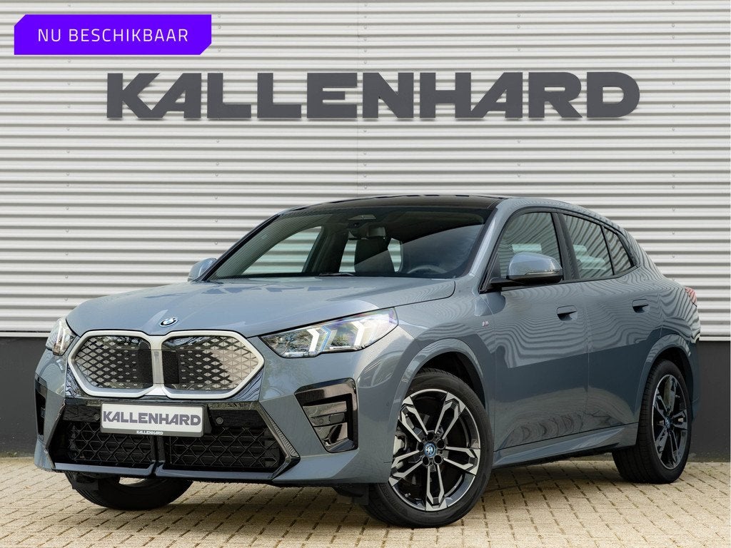 BMW iX2 eDrive20 M-Sport - Pano - Trekhaak - Memoryzetel - S, Auto's, BMW, 24 min, 204 pk, SUV of Terreinwagen, Zilver of Grijs