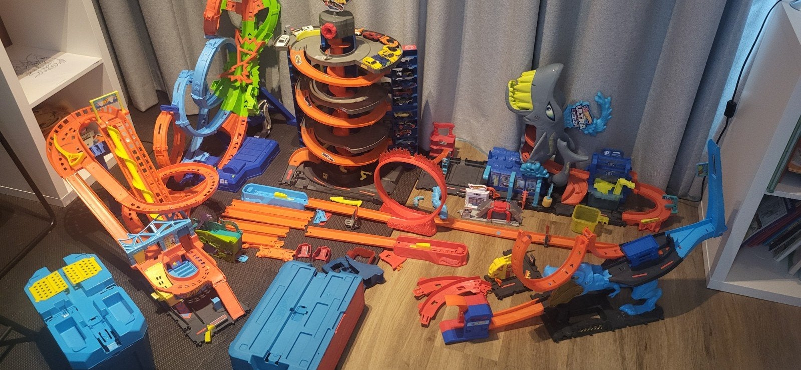 Hot Wheels Racebaan Mega Garage met extra banen, Ophalen, Hot Wheels, Met looping, Racebaan
