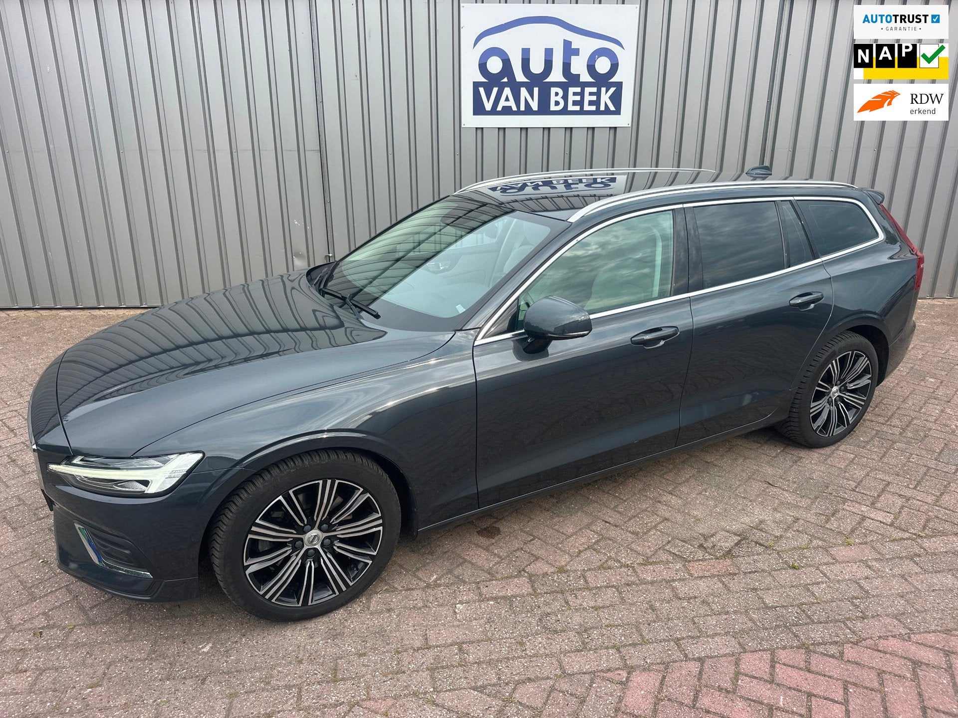 Volvo V60 2.0 T4 Inscription, Auto's, Automatische klimaatregeling, 15 km/l, Euro 6, 1969 cc