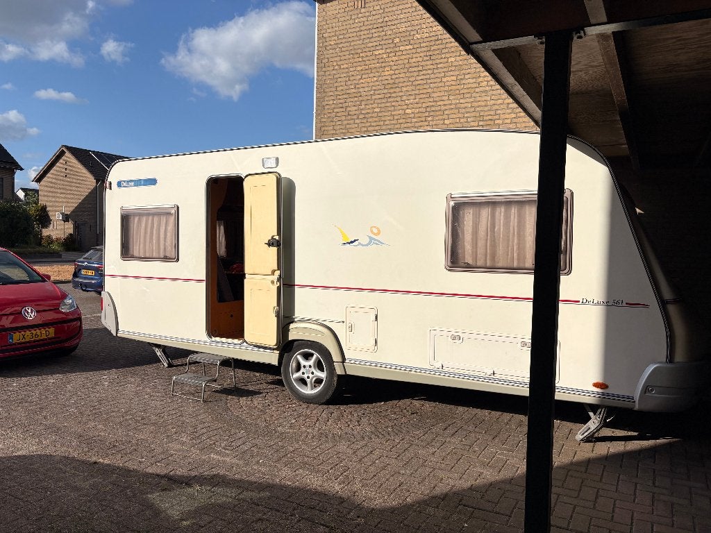 Caravan - Wilk DeLuxe 561, Caravans en Kamperen, Caravans, Particulier, tot en met 4, 1250 - 1500 kg, Rondzit, Wilk, 2 aparte bedden