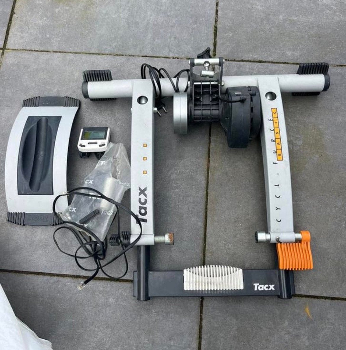 Tacx Cycleforce Fietstrainer/ Thule 529 Fietsdrager ( s), Sport en Fitness, Wielrennen, Zo goed als nieuw, Overige typen, Ophalen of Verzenden