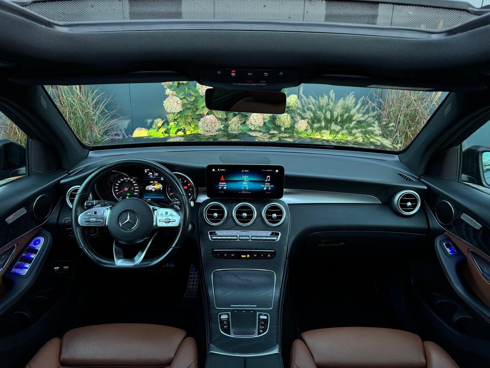 Mercedes-Benz GLC-klasse 300e 4MATIC AMG FULL PANO|LEDER|NAV, Auto's, Automaat, Dealer onderhouden, Gebruikt, 4 cilinders