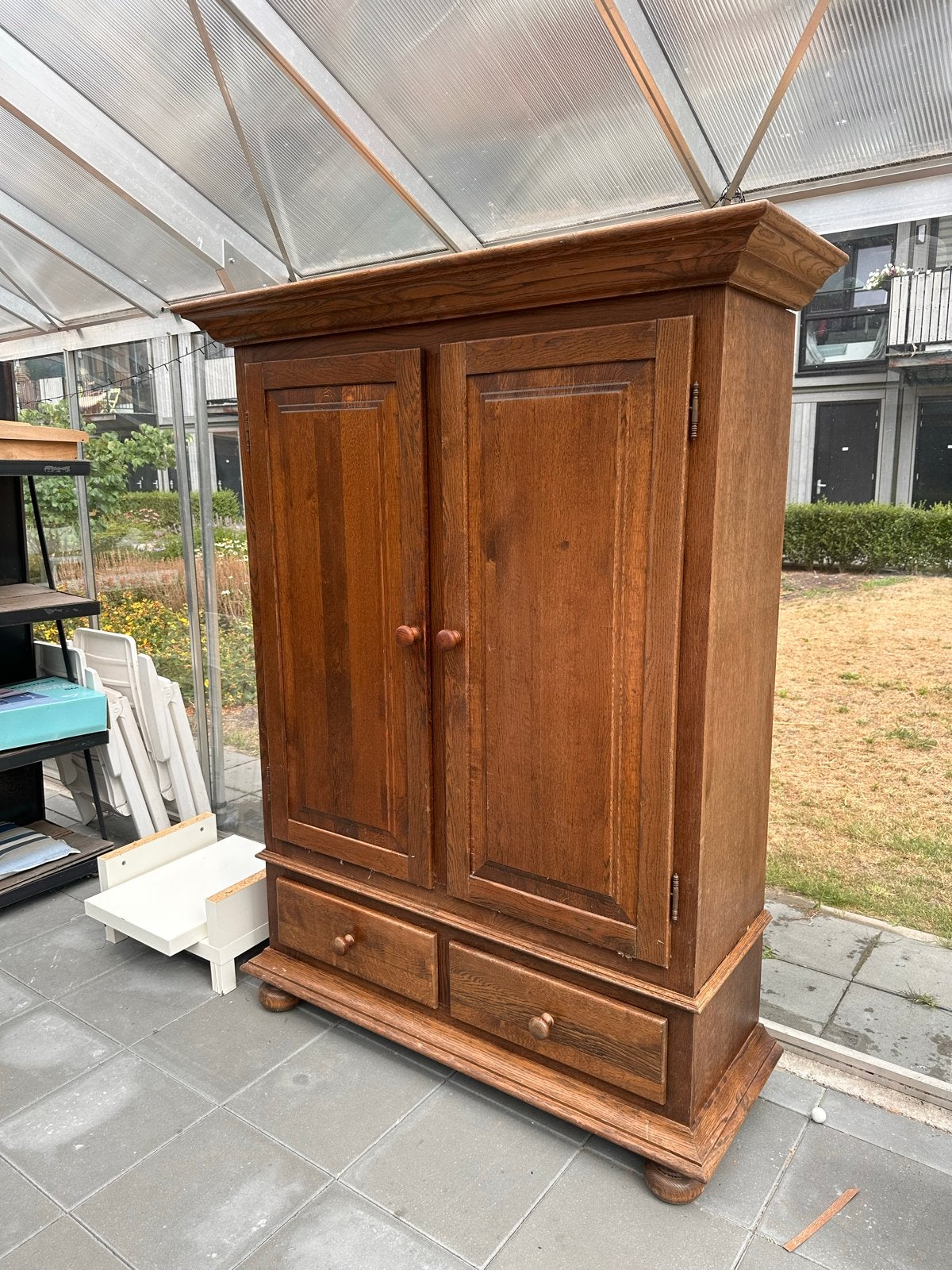 Donker houten (buffet)kast met lades, Huis en Inrichting, Kasten | Boekenkasten, Ophalen, Gebruikt, 100 tot 150 cm, Met lade(s)