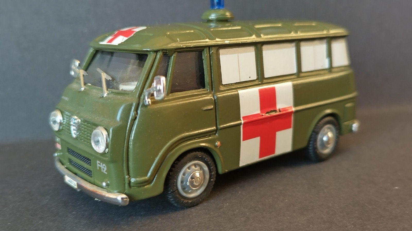 Alfa Romeo F12 Ambulance militair leger 1:43 Off 43 Pol, Overige merken, Auto, Verzenden, .