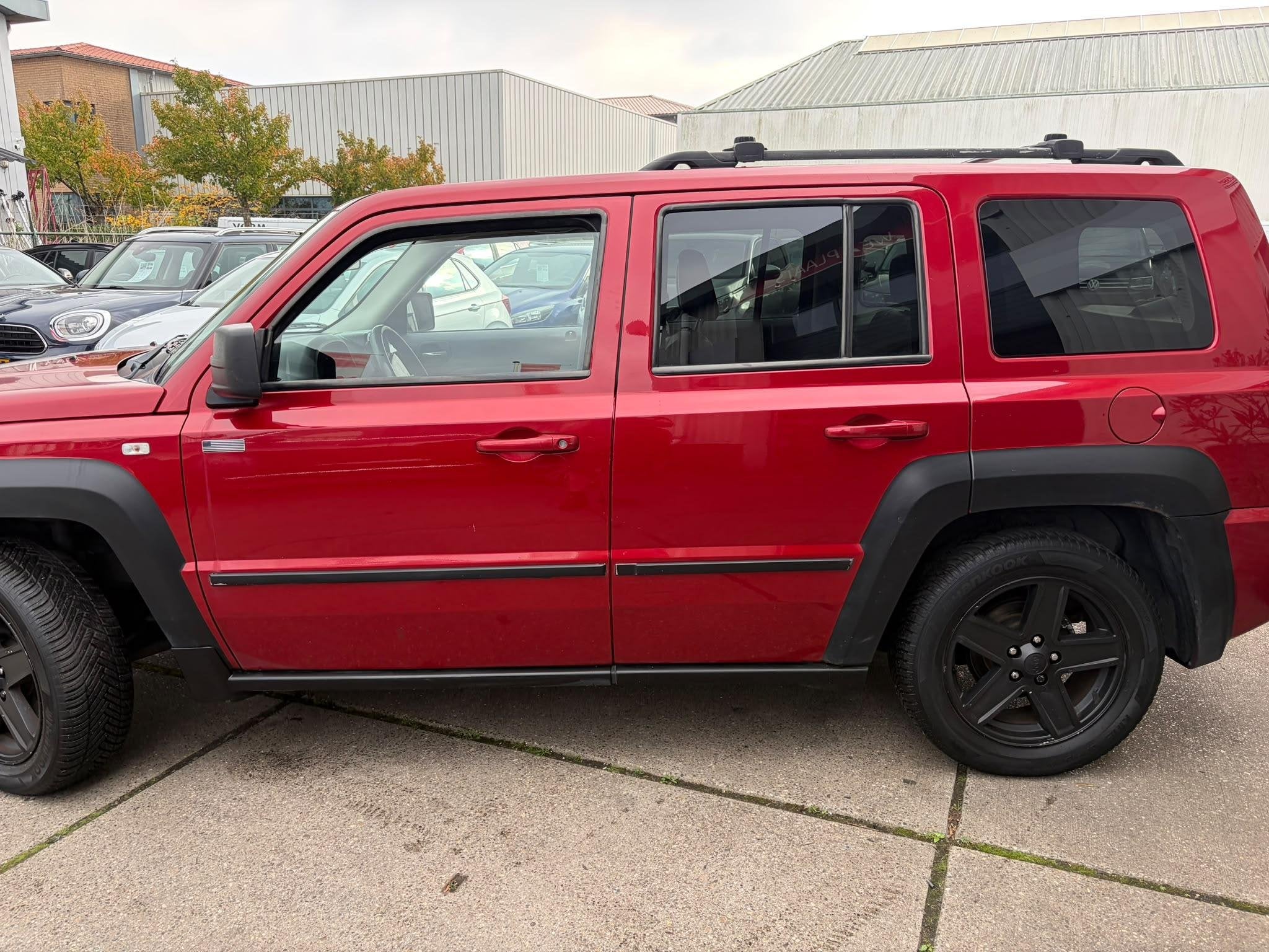 Jeep Patriot 2.4 Limited Liberty Automaat, airco, radio, sto, Auto's, Automaat, 450 kg, 4 cilinders, Patriot