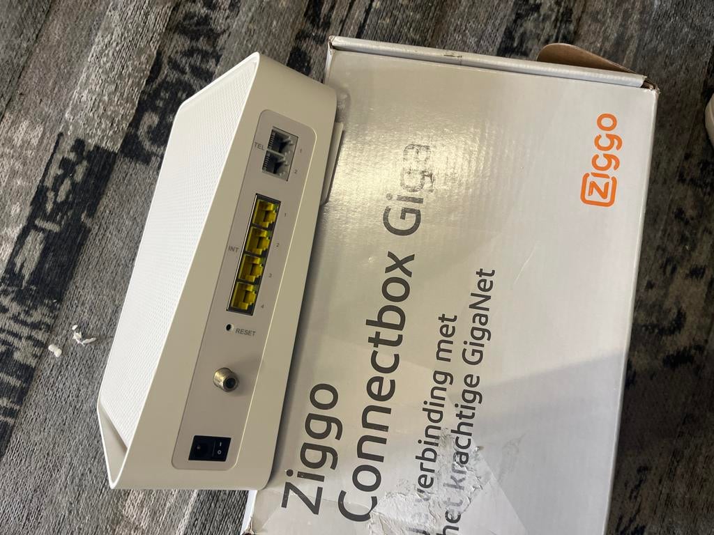 Ziggo Connectbox Giga Modem Router – ARRIS TG3492LG-ZG, Computers en Software, Routers en Modems, Ophalen of Verzenden, Nvt, Nvt