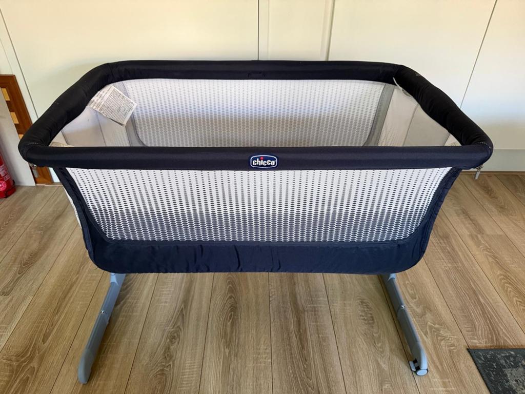 Chicco co-sleeper Next2Me met beddengoed en reistas, Kinderen en Baby's, Babywiegjes en Ledikanten, Ophalen, Gebruikt, Wieg