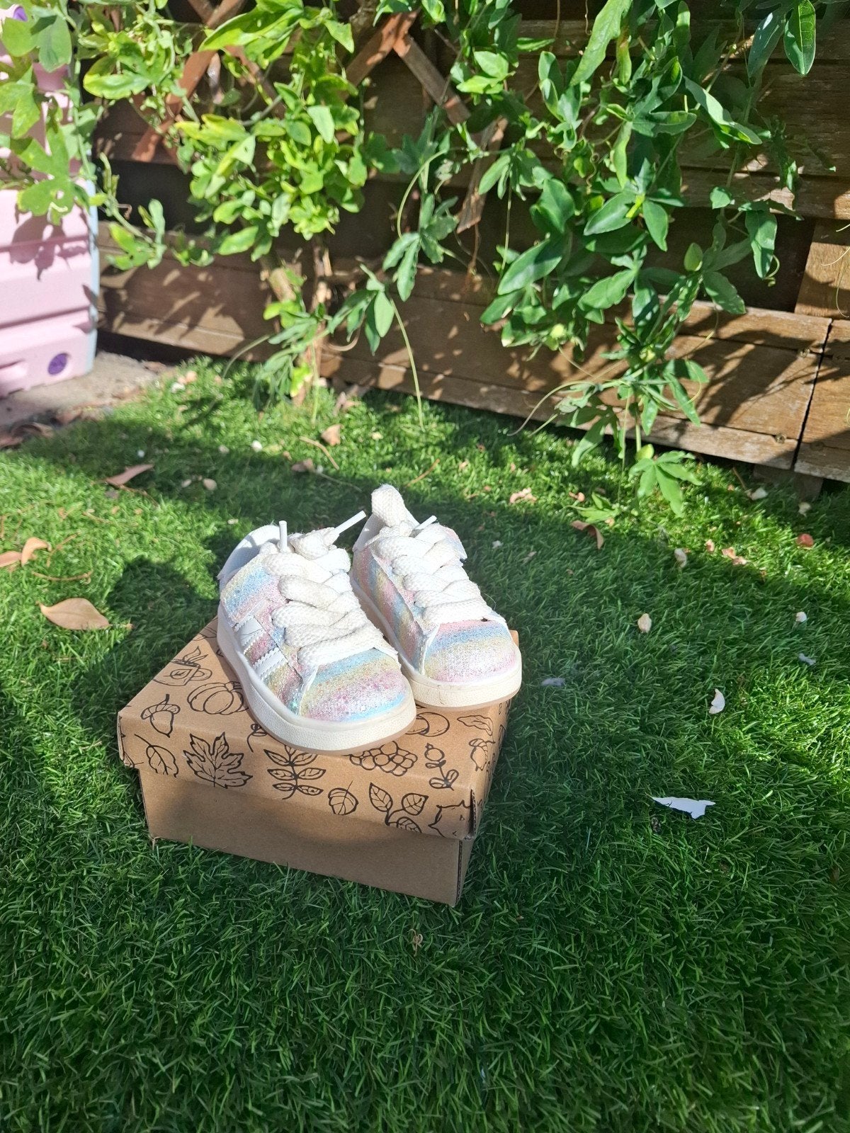 Regenboog glitter sneakers maat 20, Ophalen, Meisje, Schoenen, Zo goed als nieuw