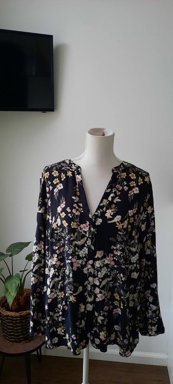 Blouse zwart van bonprix met bloemetjes 100% viscose maat 50, Bonprix, Nieuw, Ophalen of Verzenden, Blouse of Tuniek