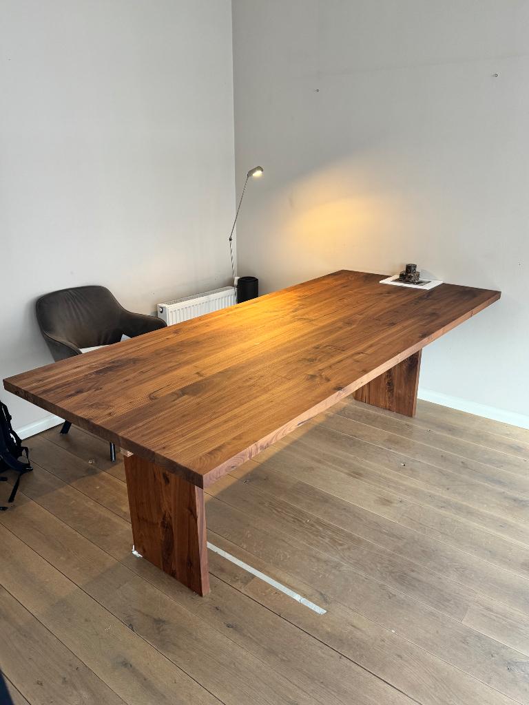 Table du Sud x Anna Claus onderstel, notenhout, Huis en Inrichting, Tafels | Eettafels, Ophalen, 200 cm of meer, 50 tot 100 cm
