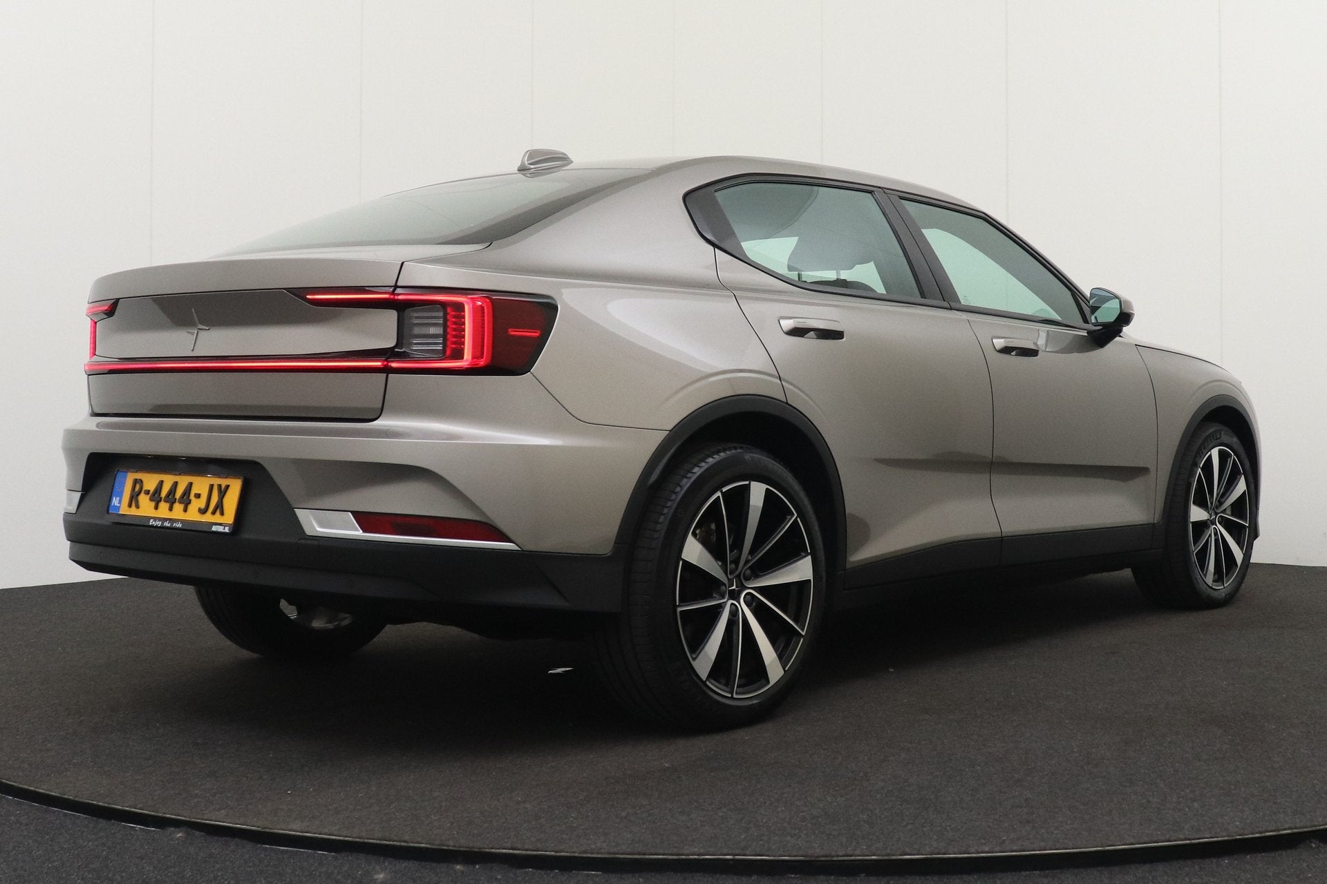 Polestar 2 Long Range 78 kWh (94%SOH) Memory Camera 19'LMV L, Auto's, Stof, Gebruikt, 1969 kg, Zilver of Grijs