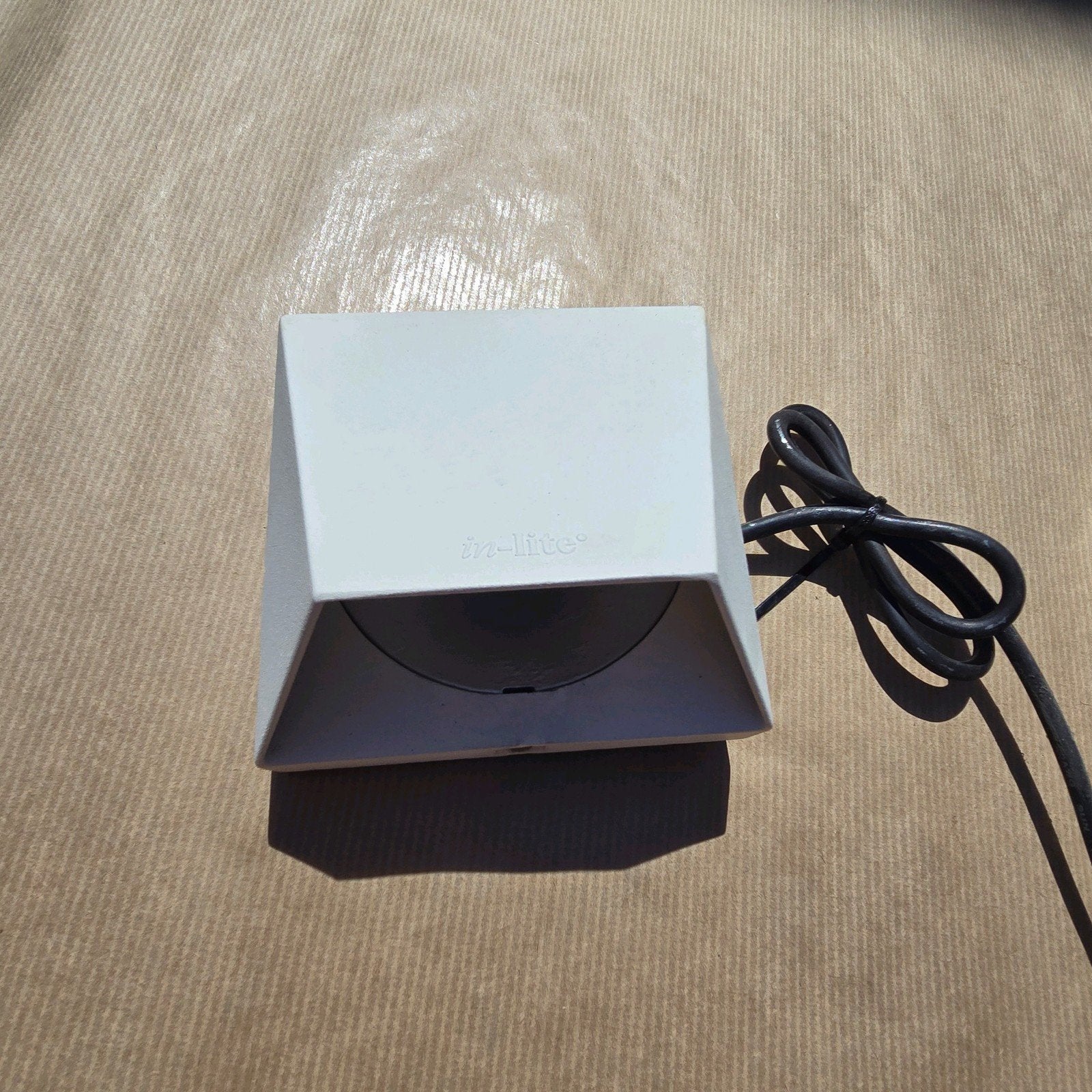 In-Lite WEDGE WHITE Tuinverlichting, Tuin en Terras, Buitenverlichting, Overige materialen, Gebruikt, Minder dan 50 watt, Wandlamp