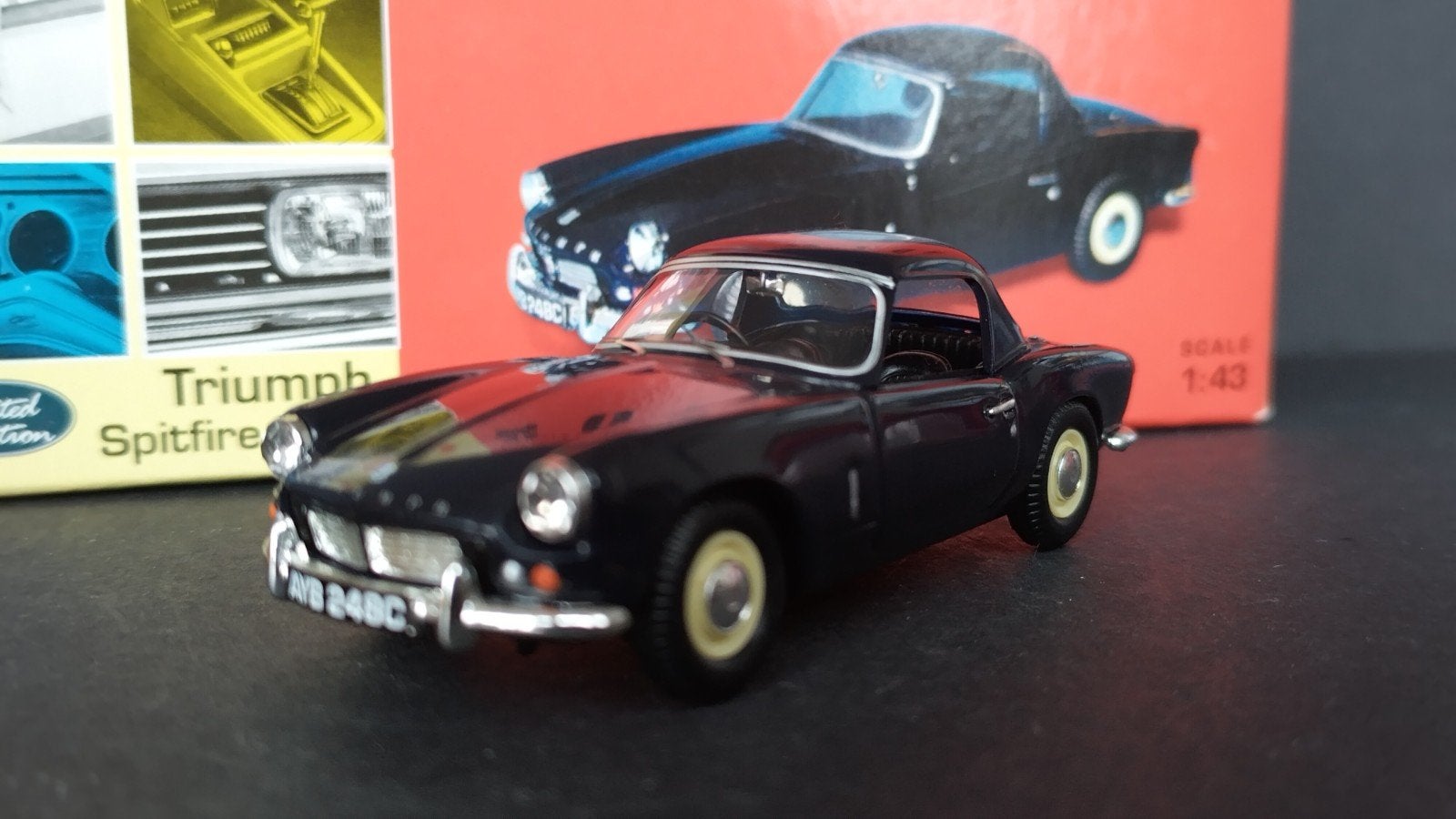 Triumph Spitfire mk2 1:43 Vanguards Pol, Hobby en Vrije tijd, Modelauto's | 1:43, Auto, ., Nieuw, Uk
