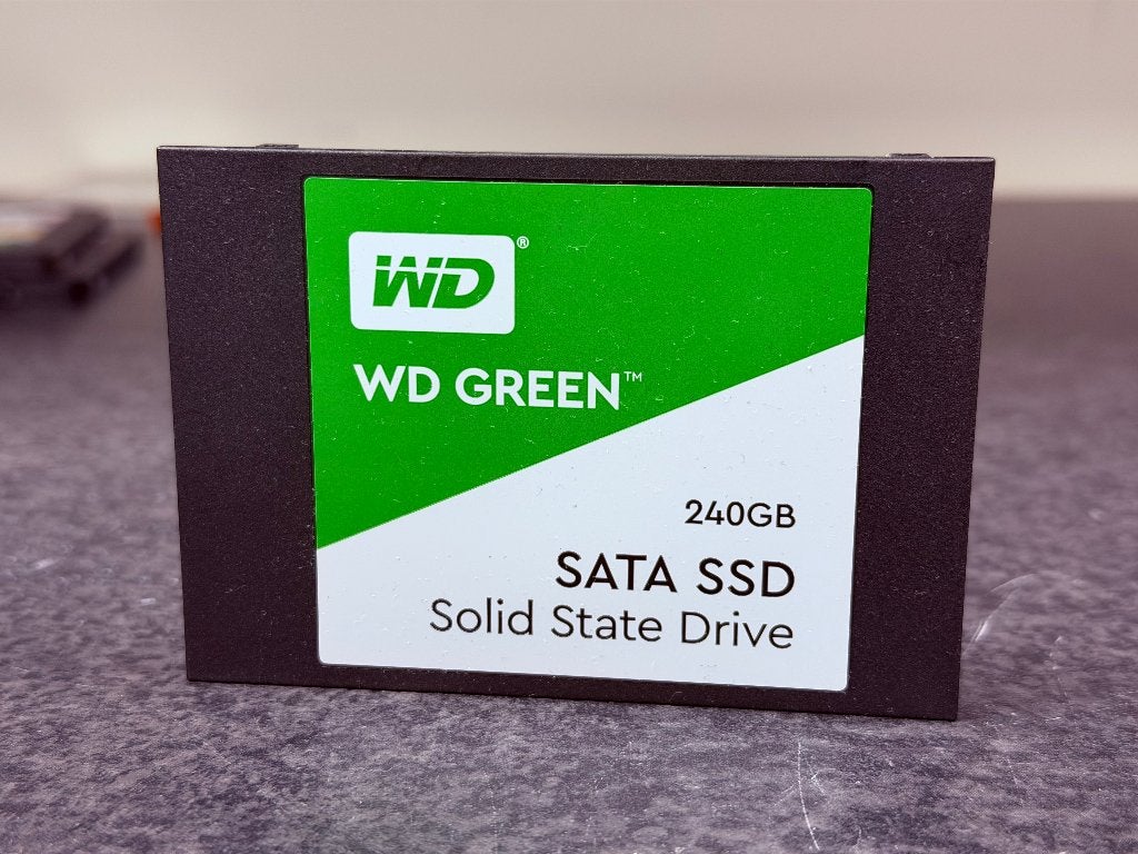 WD Green SSD - 240GB - 2.5" SATA SSD - 1 beschikbaar, Computers en Software, Harde schijven, Intern, Gebruikt, 240GB, Laptop