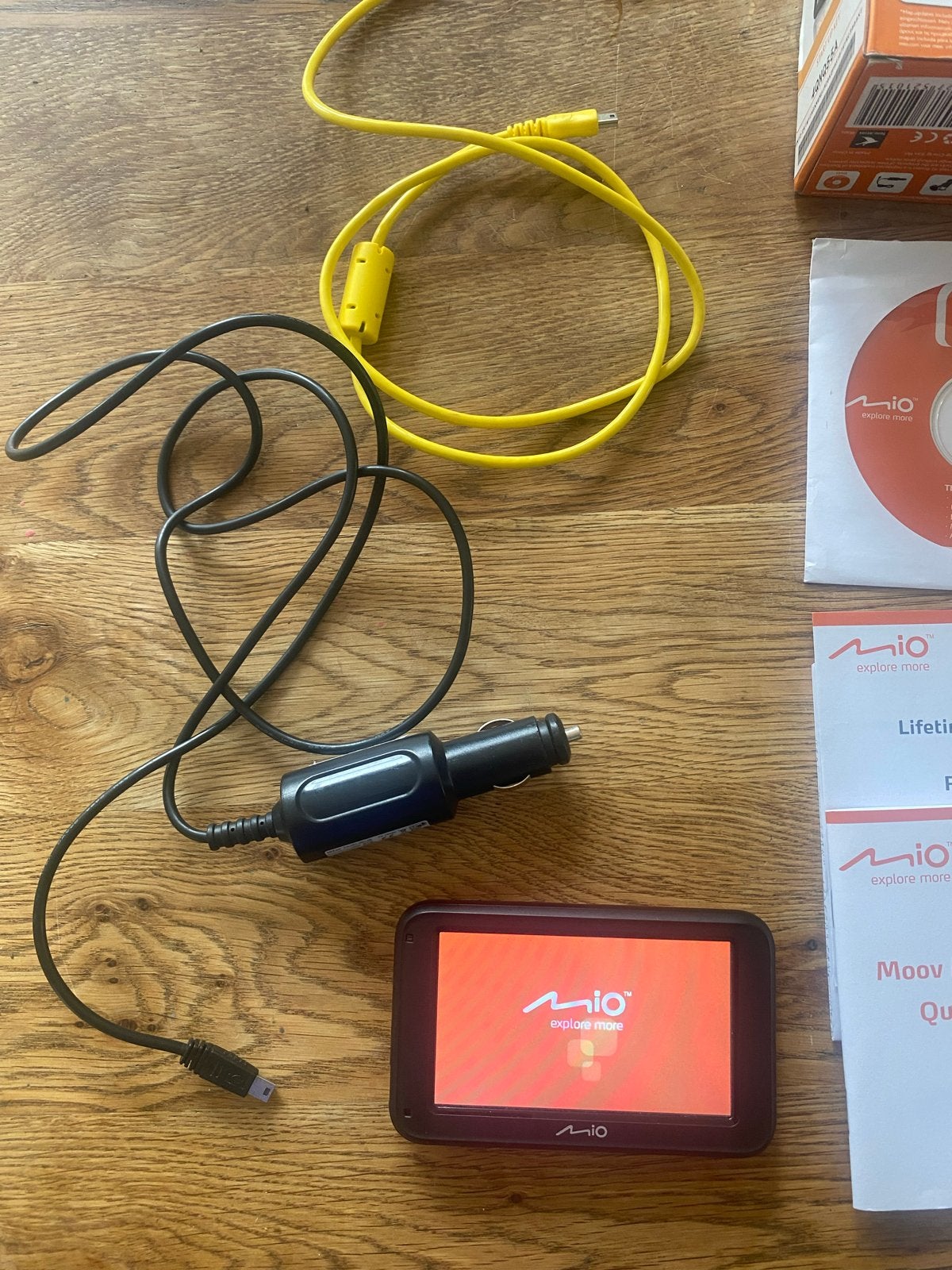 Mio Moov M 413 LM Navigatiesysteem met levenslange updates, Ophalen of Verzenden, Zo goed als nieuw