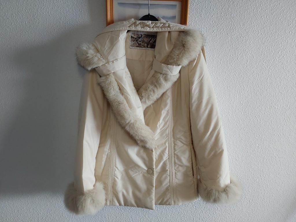 MAZZI EXCLUSIEVE WARME JAS MAAT 40 MADE IN ITALY., Maat 38/40 (M), Ophalen of Verzenden, Zo goed als nieuw, MAZZI