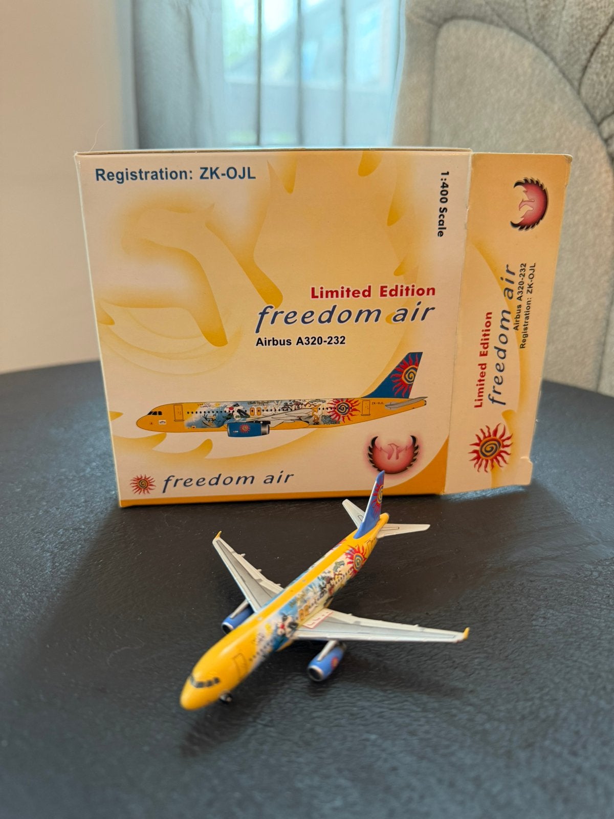 Phoenix 1:400 Freedom Air Airbus A320-232 (Limited Edition), Ophalen of Verzenden, Zo goed als nieuw, Schaalmodel