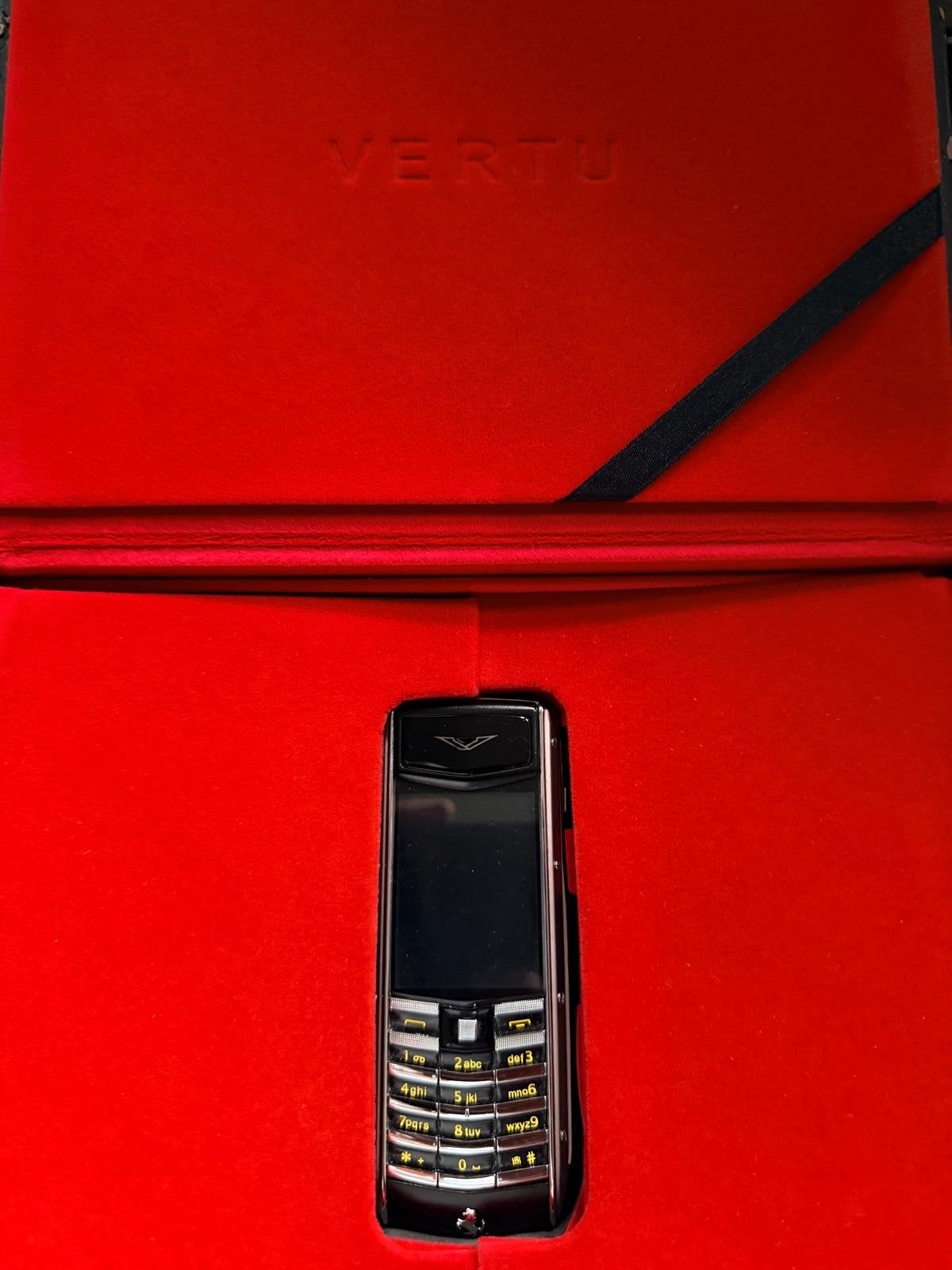 Vertu Ascent Ferrari 1947 Limited Edition Telefoon, Ophalen of Verzenden, Klassiek of Candybar, Zonder simlock, Zonder abonnement