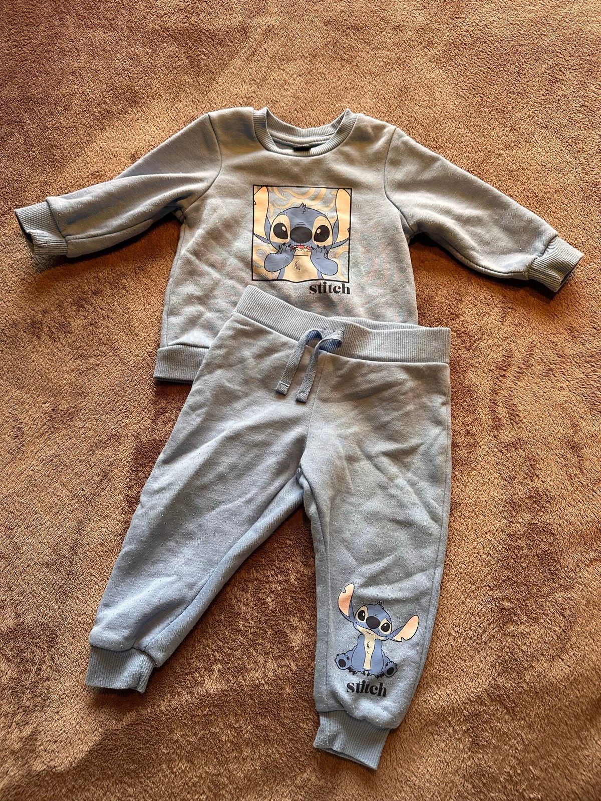 Disney Stitch joggingpakje - maat 80 (9-12 maanden), Ophalen of Verzenden, Zo goed als nieuw, Jongetje of Meisje