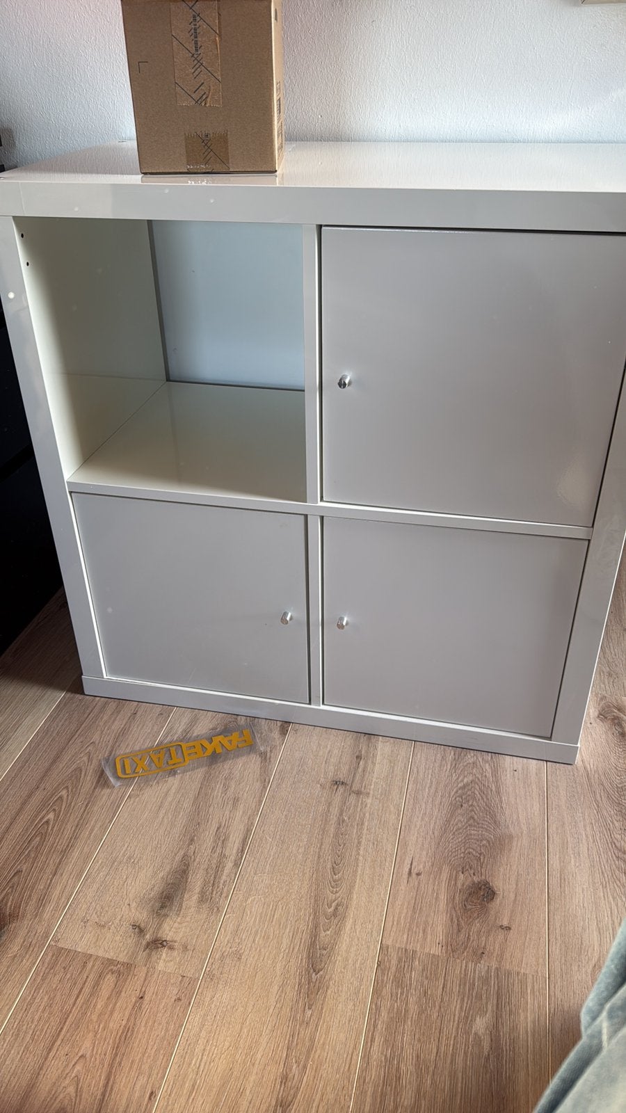 Kallax kast ikea, met 3 deurtjes wit, Ophalen, Zo goed als nieuw