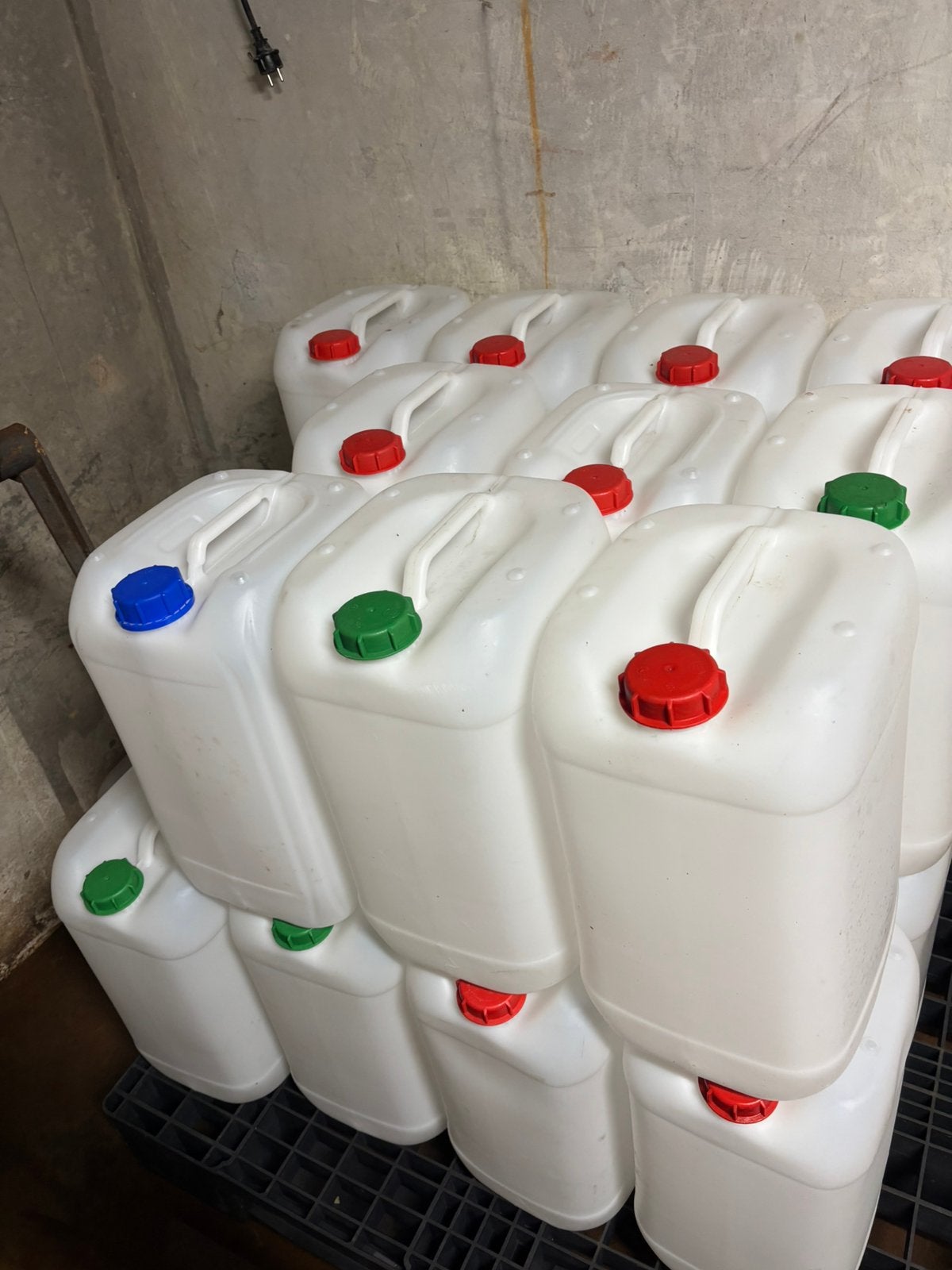 Jerrycans 25 liter gekeurd UN, Tuin en Terras, Minder dan 75 liter, Ophalen, Zo goed als nieuw