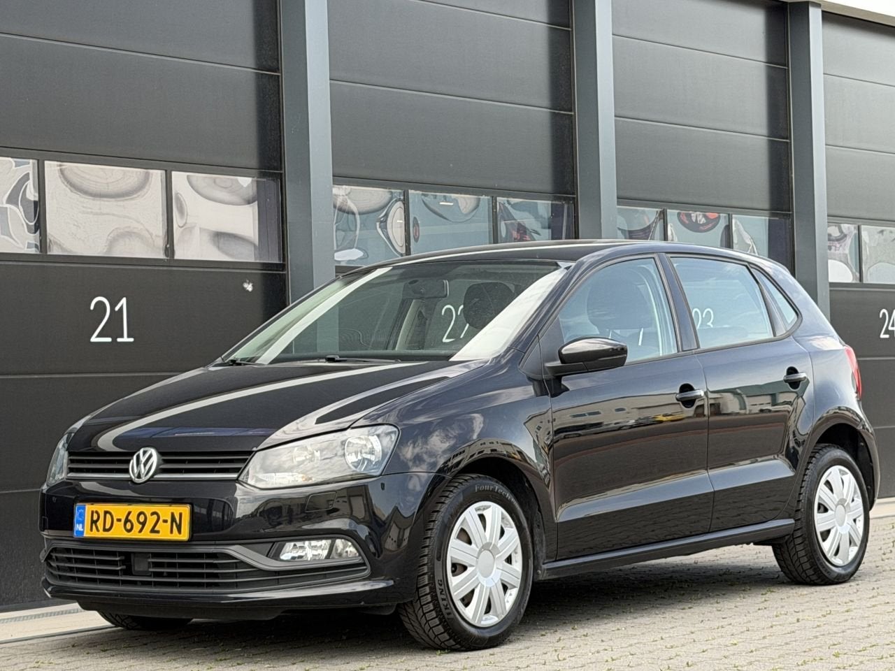 Volkswagen Polo 1.4 TDI Stoelverwarming EURO-6 (bj 2017), Auto's, Metallic lak, Zwart, Bedrijf, 1422 cc