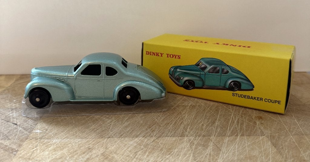 Dinky Toys 24 0 studebaker coupe (NR C) (ATLAS EDITIONS)., Ophalen, Zo goed als nieuw, Auto, Dinky Toys