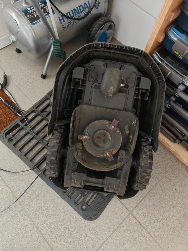 LandXcape Robotmaaier - Gebruikt, Tuin en Terras, Robotmaaiers, Ophalen of Verzenden, Gebruikt, Meer dan 25 cm, LandXcape