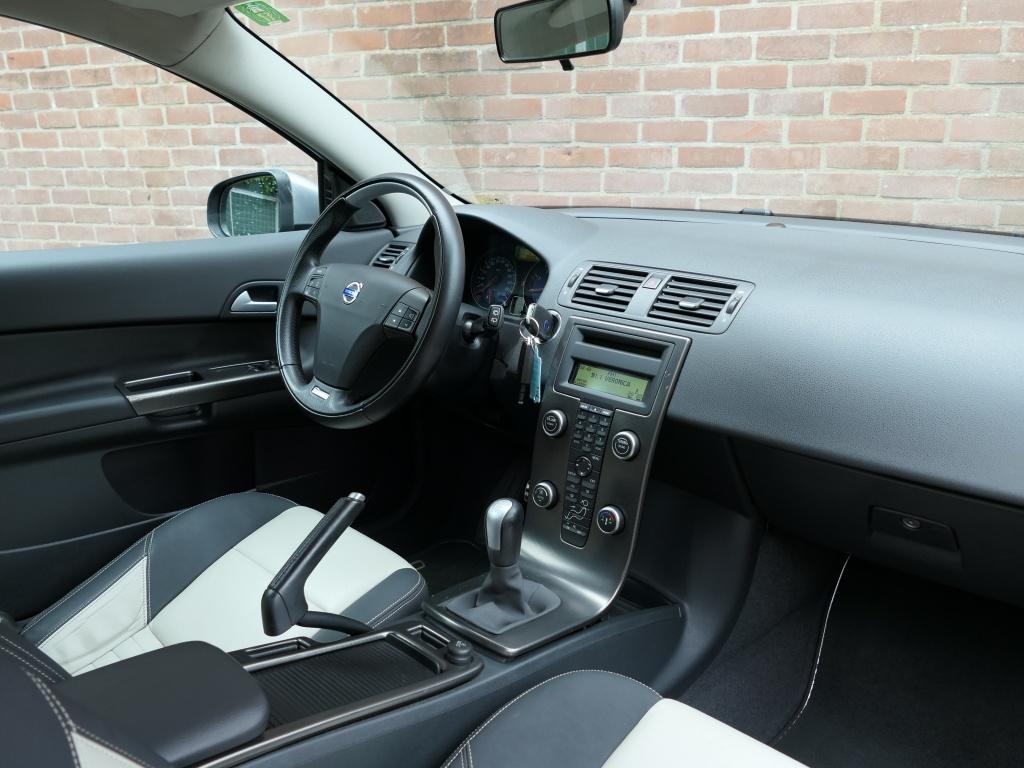 Volvo C30 1.6 R-Edition NAP / Lederen bekleding / Cruise Con, Auto's, 1596 cc, Automatische klimaatregeling, Gebruikt, Zwart