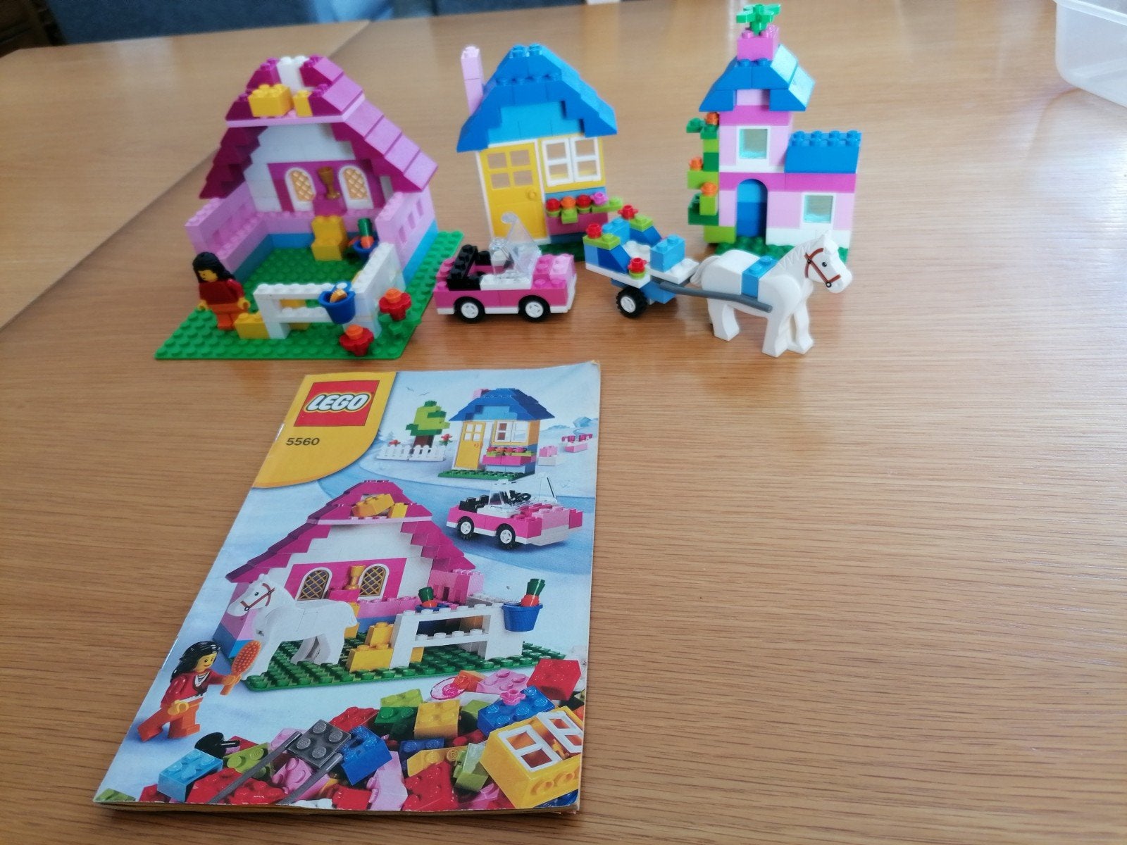 Lego set 5560: Roze huis met auto en paard, Kinderen en Baby's, Speelgoed | Duplo en Lego, Ophalen of Verzenden, Gebruikt