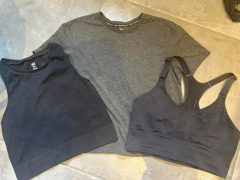 H&M Sport Kledingpakket: T-shirt, Top & Sportbeha, Zwart, Ophalen of Verzenden, Maat 36 (S), Fitness of Aerobics