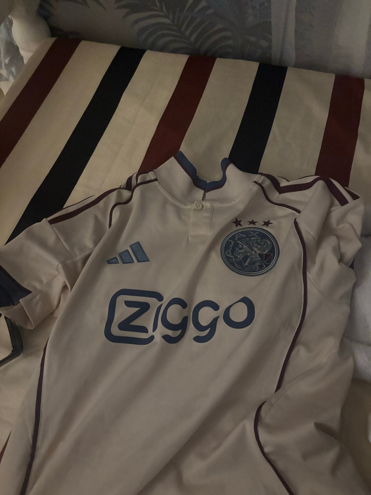 Ajax uitshirt 2022/2023 - Maat M - Zo goed als nieuw, Ophalen of Verzenden, Zo goed als nieuw, Maat 48/50 (M), Beige