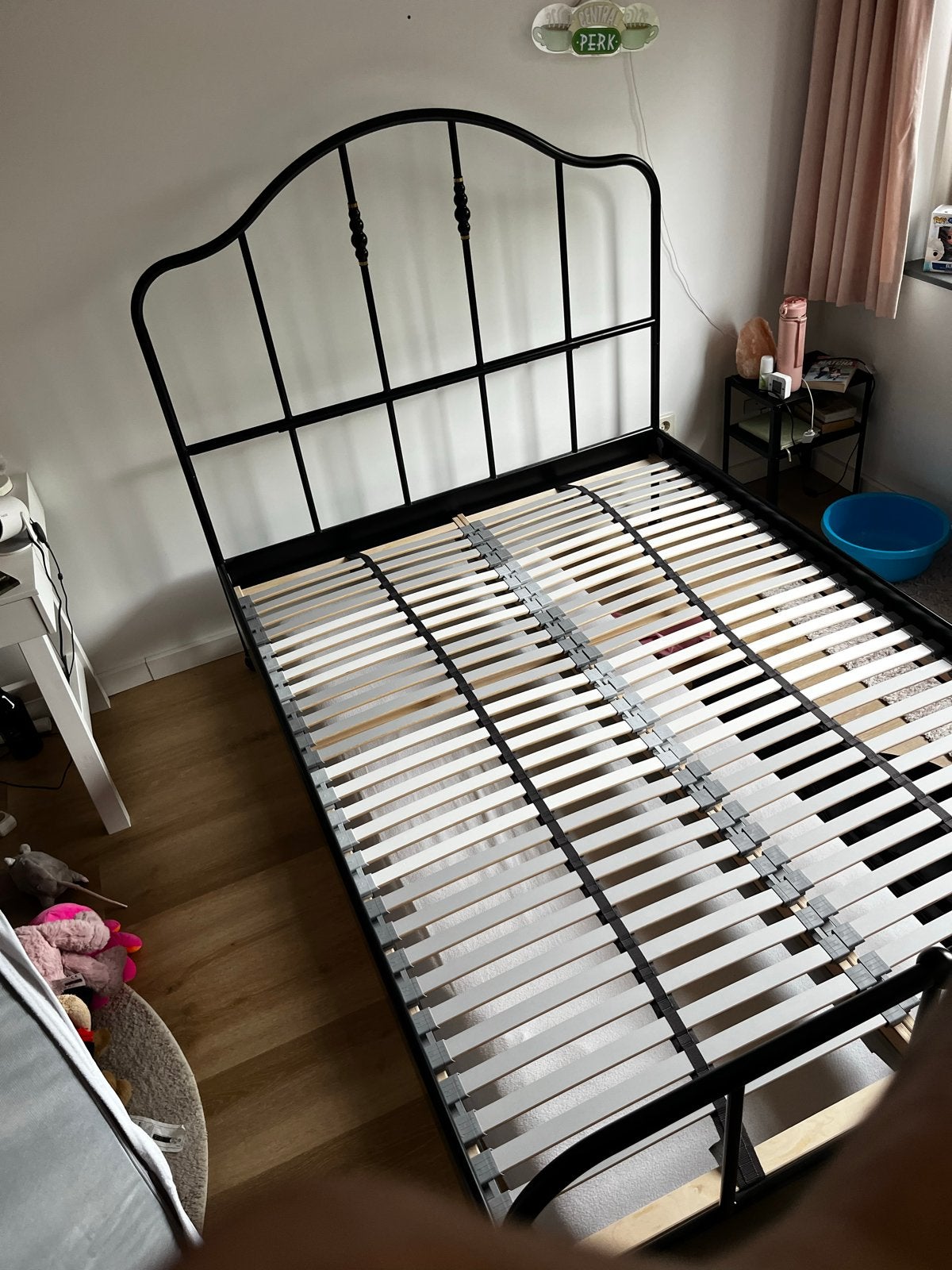 Ikea Sagstua zwart metalen tweepersoonsbed met lattenbodem, Ophalen, Gebruikt, Zwart, Tweepersoons