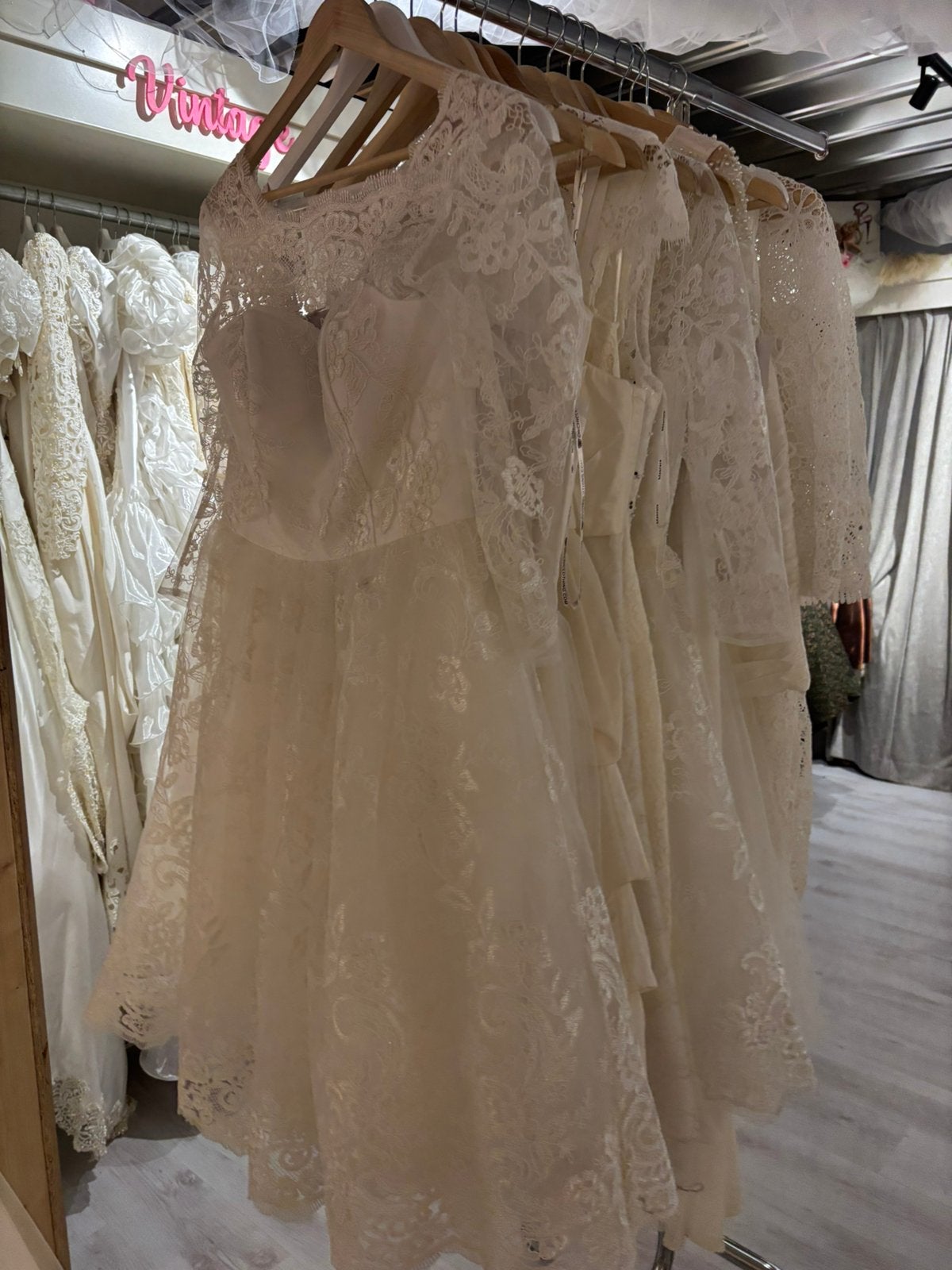 Partij korte trouw / party jurkjes 14 stuks, Kleding | Dames, Ophalen, Nieuw, Wit, Accessoires