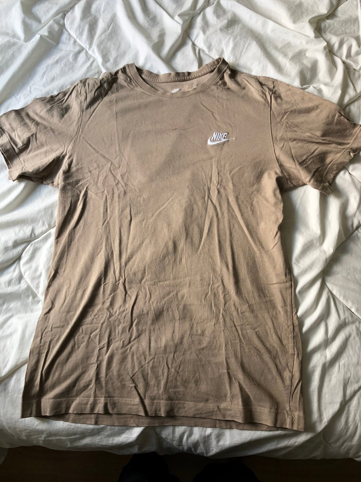 Nike t shirt beige S bruin zand, Beige, Nike, Ophalen of Verzenden, Zo goed als nieuw
