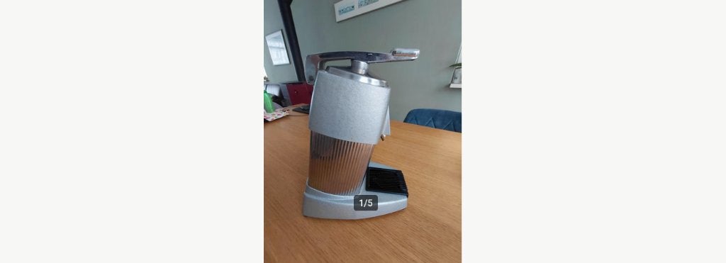 Professionele Santos citruspers van horecakwaliteit., Ophalen, Zo goed als nieuw, Elektrisch, Citruspers