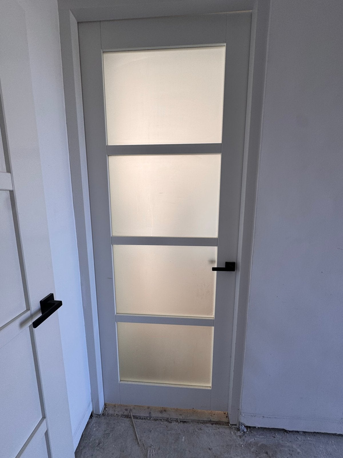 Binnendeur met 4 glazen panelen en zwart deurbeslag, 80 tot 100 cm, Binnendeur, Ophalen of Verzenden, 200 tot 215 cm